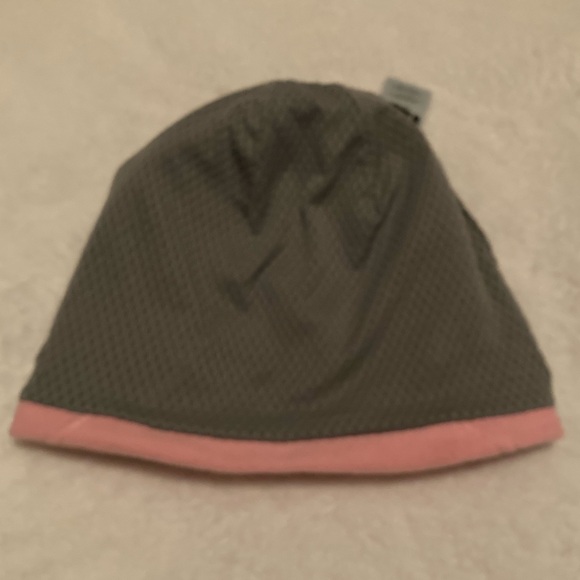 Under Armour Breast Cancer Awareness Winter Beanie Hat - Picture 3 of 7
